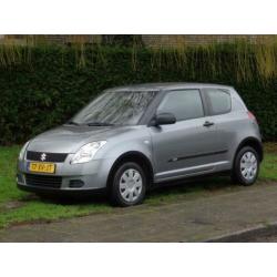 Suzuki Swift 1.3 met Parrot Radio Nette Auto