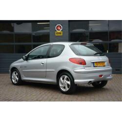 Peugeot 206 1.6 16v Quiksilver (bj 2005)