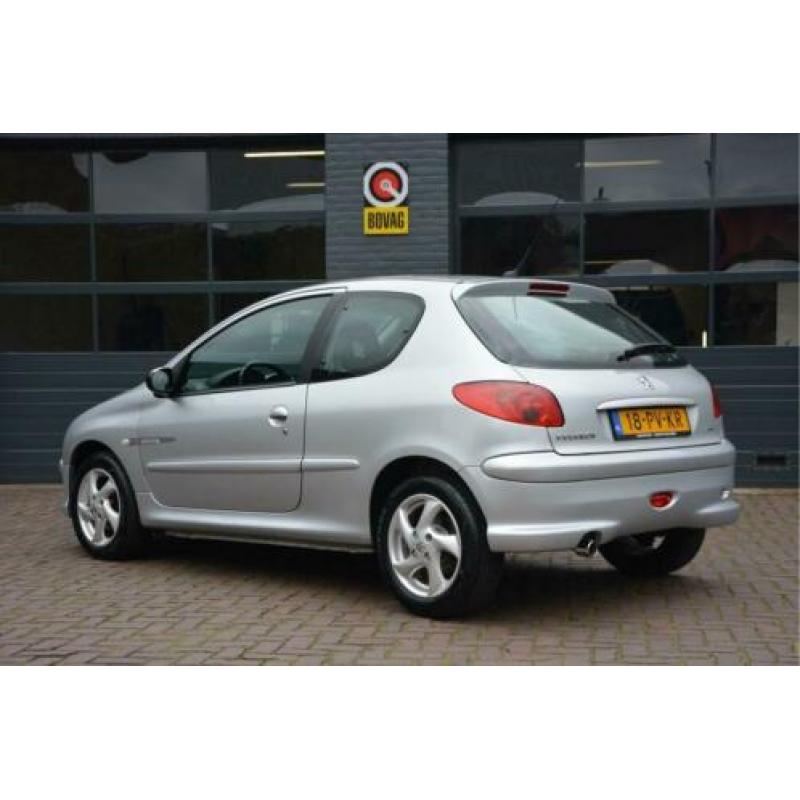Peugeot 206 1.6 16v Quiksilver (bj 2005)