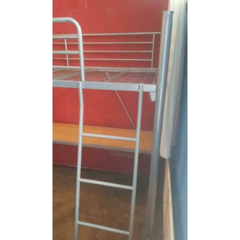 leuke hoogslaper met bureau