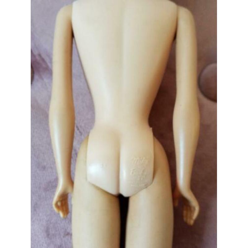 Bubble cut barbie.