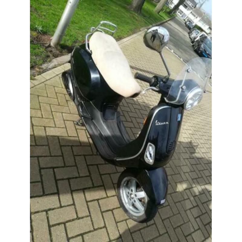 Vespa Blauwkenteken 25 km snorscooter snor