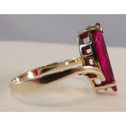 Unieke antieke gouden Art Deco ring met grote Robijn