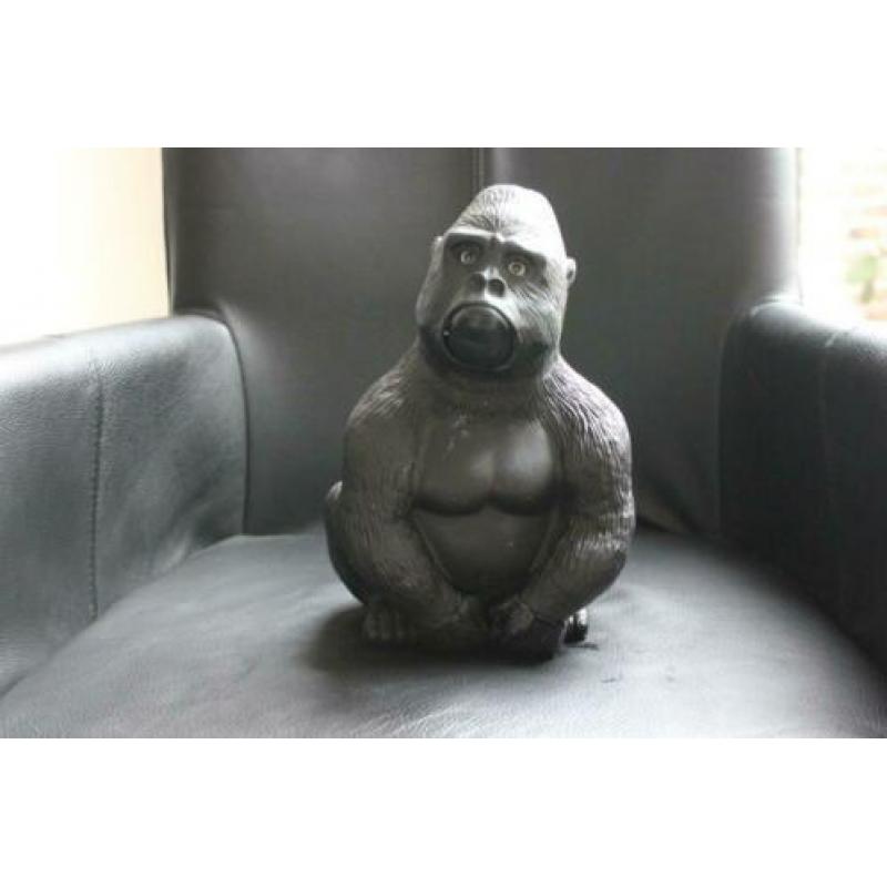 Gorilla van Woo Wee, hoogte tot bovenkant kop 27 cm.