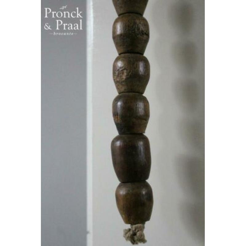 Oud houten ballen aan koord Nr. 1 *Pronck & Praal*