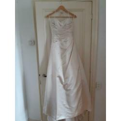 bruidsjurk met sleep (Sisi-jurk) maat 36 / 38 / 40