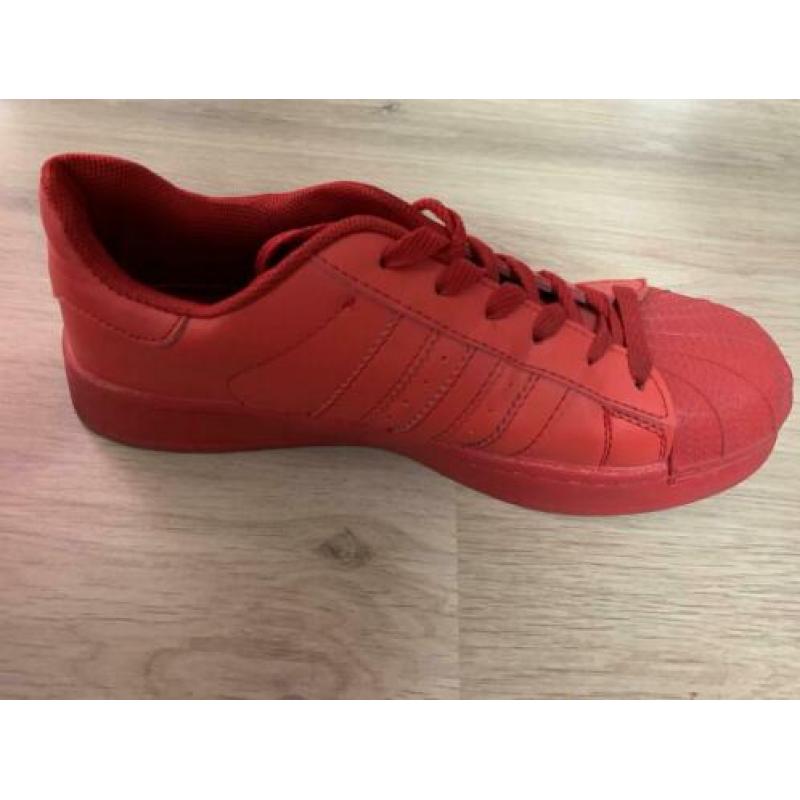 Te koop: z.g.a.n. Adidas superstar
