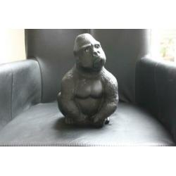 Gorilla van Woo Wee, hoogte tot bovenkant kop 27 cm.