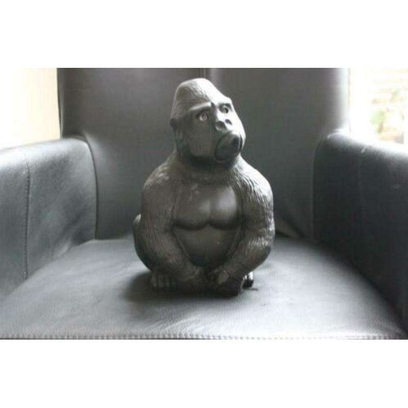 Gorilla van Woo Wee, hoogte tot bovenkant kop 27 cm.