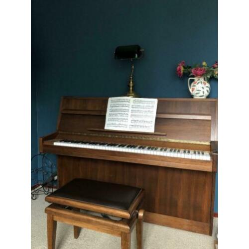 Piano! Met kruk Bied maar