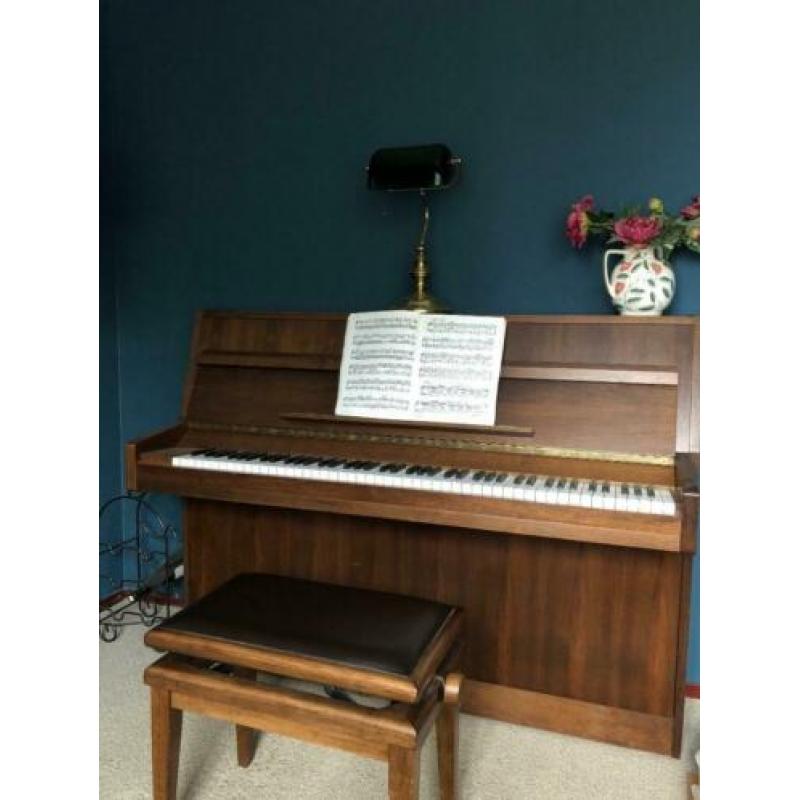 Piano! Met kruk Bied maar