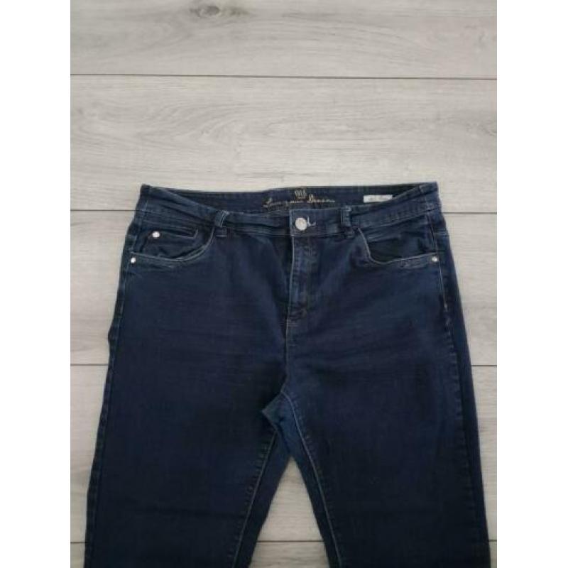spijkerbroek maat 48 M&S mode model Iris