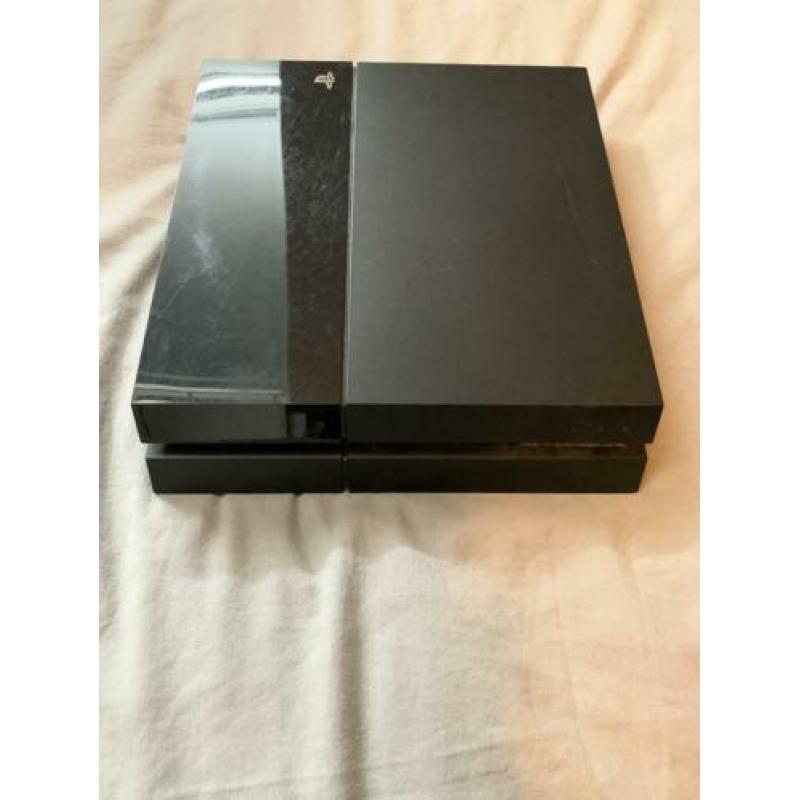PlayStation 4 + 2 controllers en fifa 20