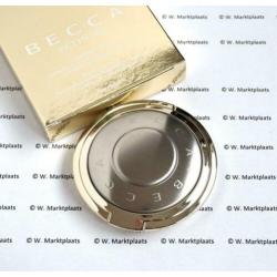 Becca champagne splits duo champagne pop + hyacinth