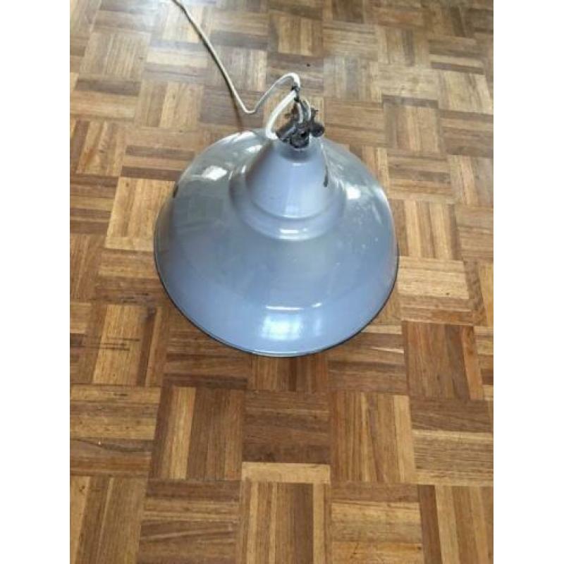 Vintage emaille fabrieks lamp , nieuw retro snoer en katrol