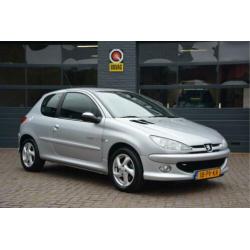 Peugeot 206 1.6 16v Quiksilver (bj 2005)