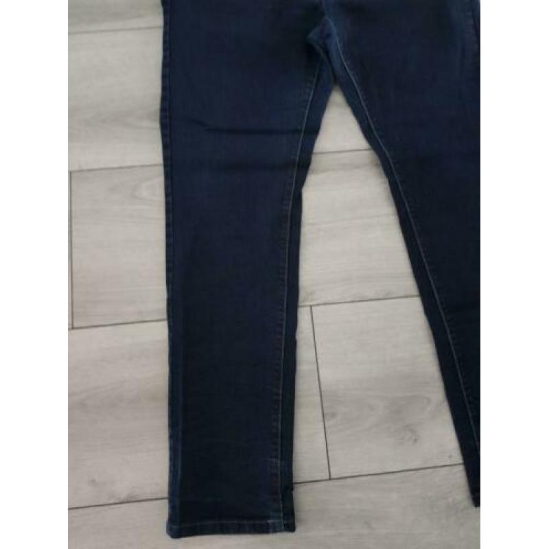 spijkerbroek maat 48 M&S mode model Iris