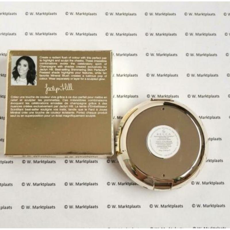 Becca champagne splits duo champagne pop + hyacinth