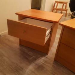 2 Nachtkastjes eikenhout