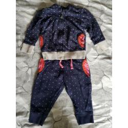 Hema joggingpakje donkerblauw met stippen, maat 80