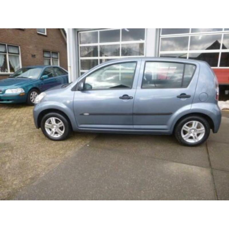 Daihatsu SIRION 2 1.0 12V DVVT PREMIUM AIRCO