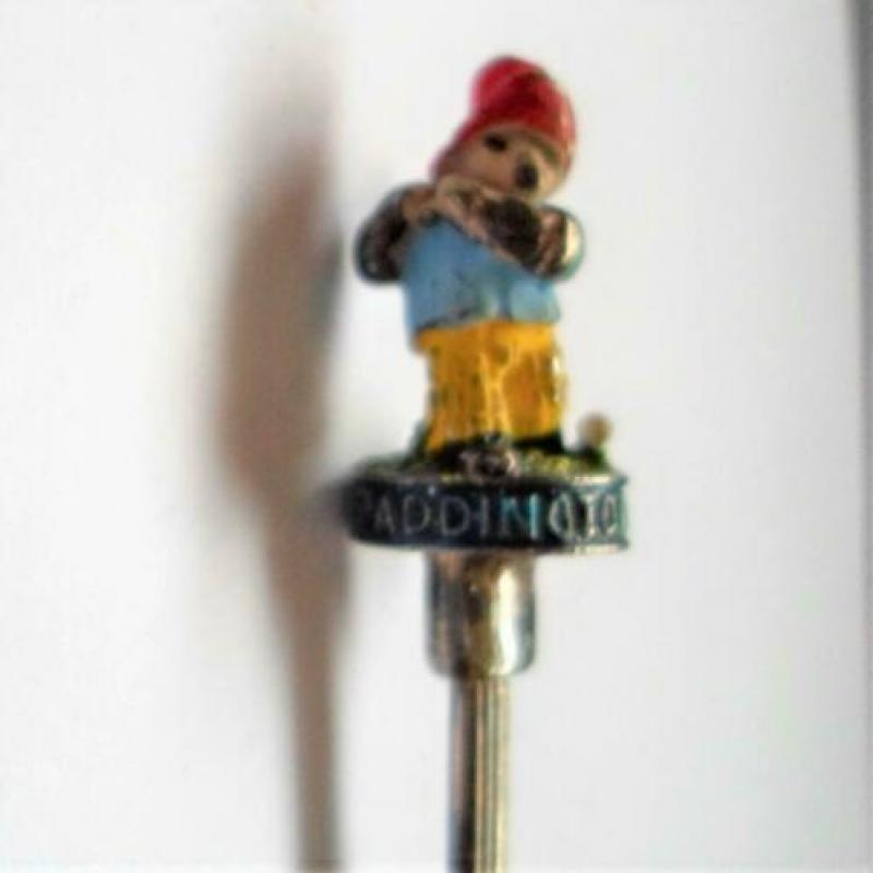 Lepeltje Paddington beer met knapzak. 3 D.