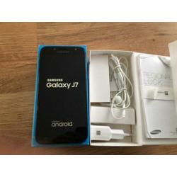 Zwart Samsung Galaxy J7 2017 met twee simkaarten compleet.