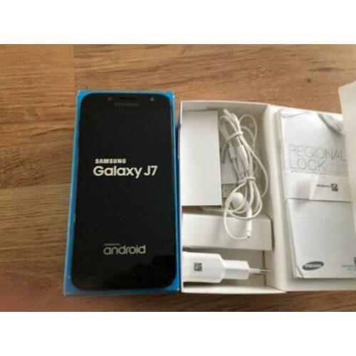 Zwart Samsung Galaxy J7 2017 met twee simkaarten compleet.