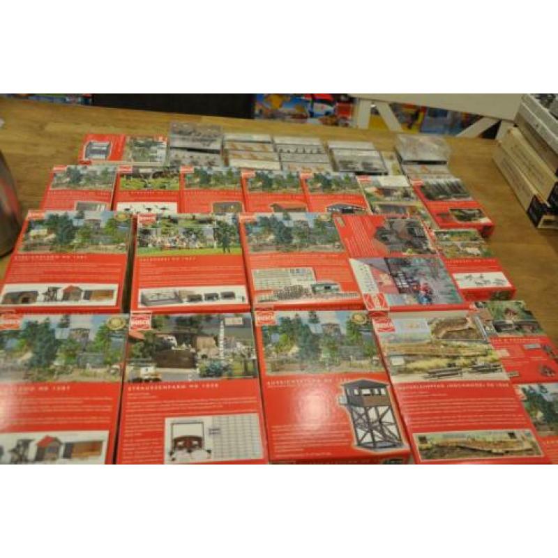 complete dieren tuin met dieren Busch en Preiser nieuw !!!