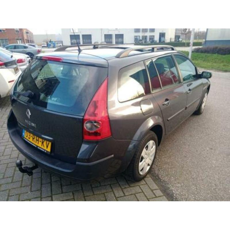 Renault Mégane Grand Tour 1.6 16V Expression Luxe Panorama a
