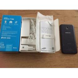 Zwart Samsung Galaxy J7 2017 met twee simkaarten compleet.
