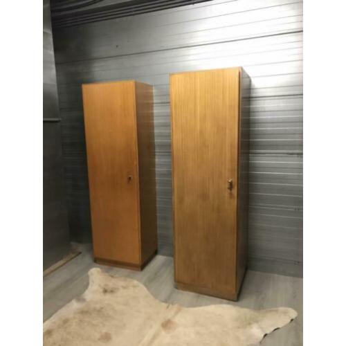 2 smalle vintage kledingkasten, hang en leg model. Jaren 60