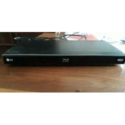 Te koop zwarte Dvd speler (LG) incl veel dvd's