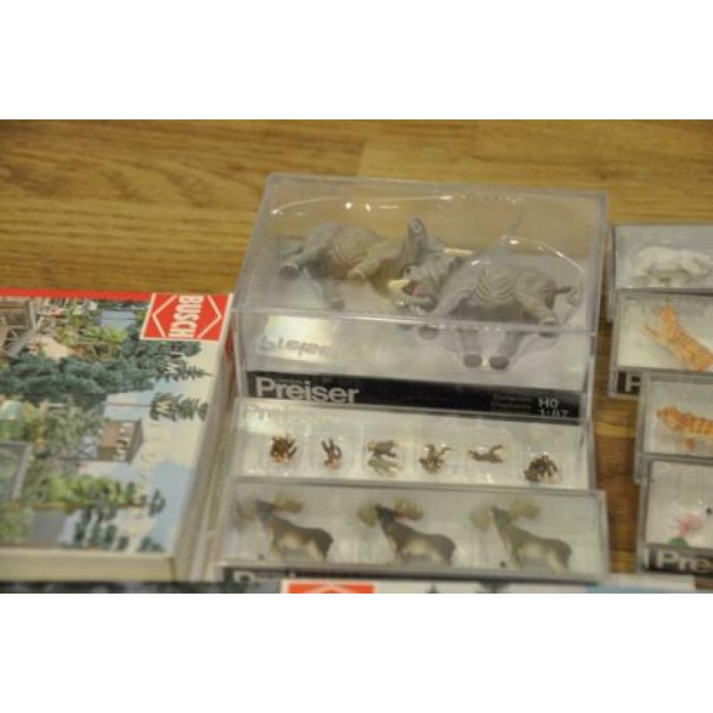 complete dieren tuin met dieren Busch en Preiser nieuw !!!