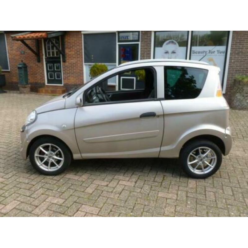 Microcar Brommobiel M.GO SXI DCI (bj 2013)