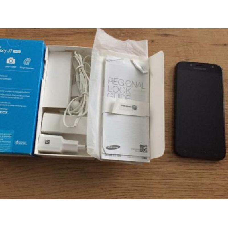 Zwart Samsung Galaxy J7 2017 met twee simkaarten compleet.
