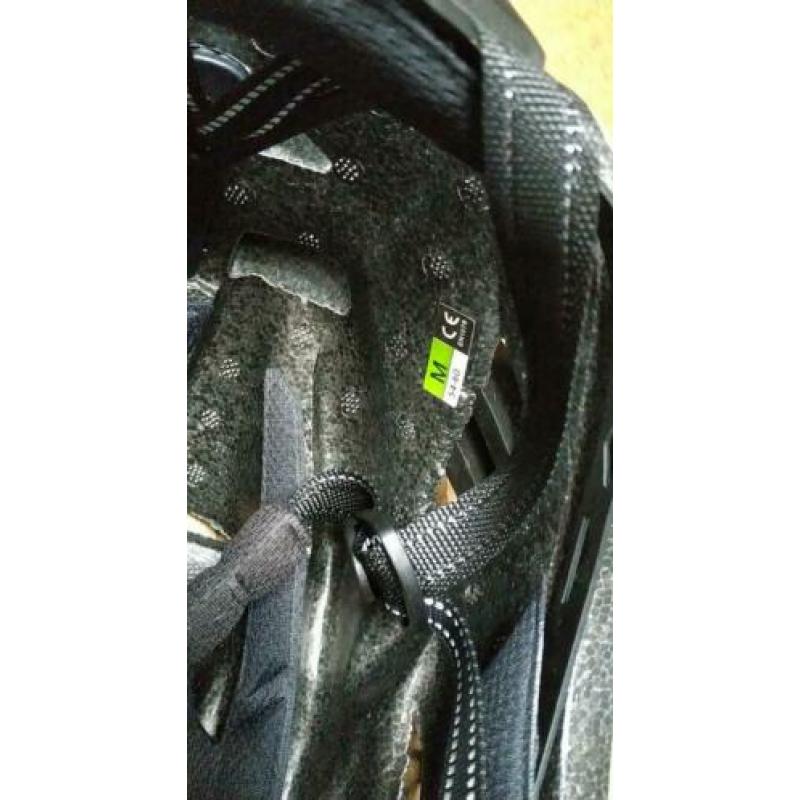 Nieuwe Abus Gamechancer fietshelm.