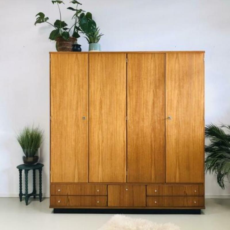 Vintage Deens design teak kledingkast vierdeurs jaren 60