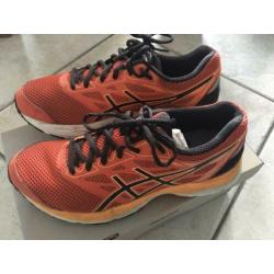 Asics hardloopschoenen mt 37,5