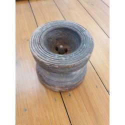 Oude houten poer/ kaarsen houder