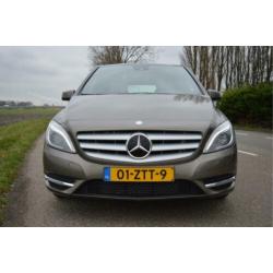 Mercedes-Benz B-Klasse 200 157PK AUTOMAAT XENON/NAVI/LEDER/P