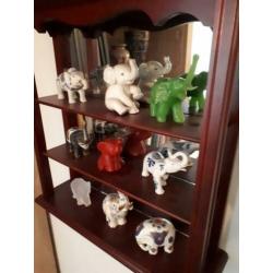 Prachtige OLIFANTEN + houten vitrine met spiegel