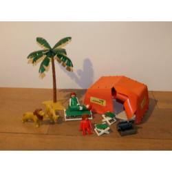 Safari Explorers and Tent vintage Playmobil 3413