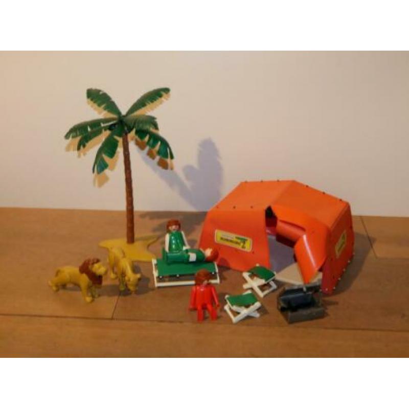 Safari Explorers and Tent vintage Playmobil 3413