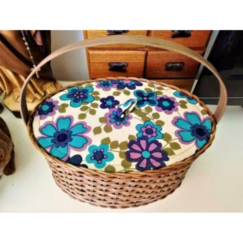 Vintage retro naaimand riet bloemen met inzetbak ovaal
