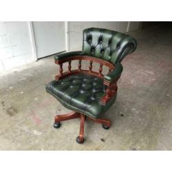 Originele Engelse Chesterfield bureaustoel “Captain’s Chair”