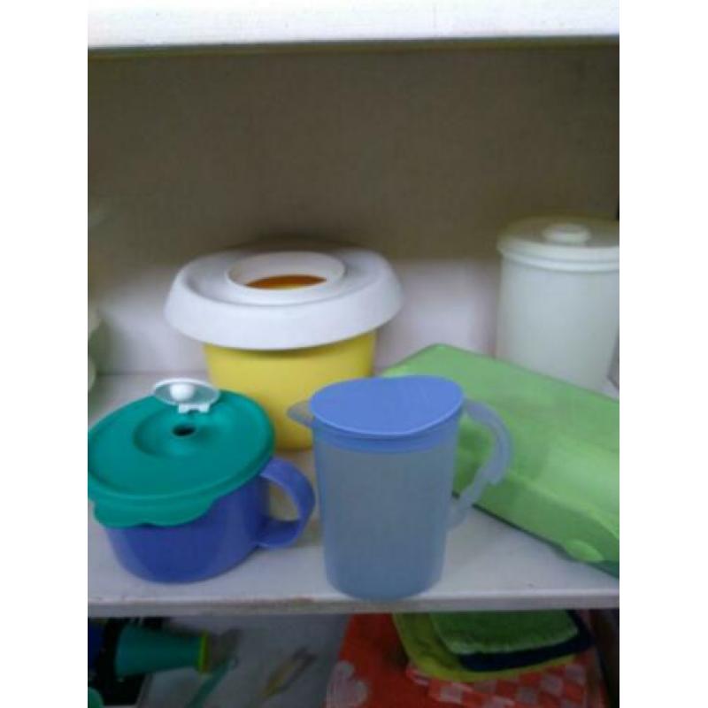 Tupperware retro, werkt nog prima. Diverse sets.