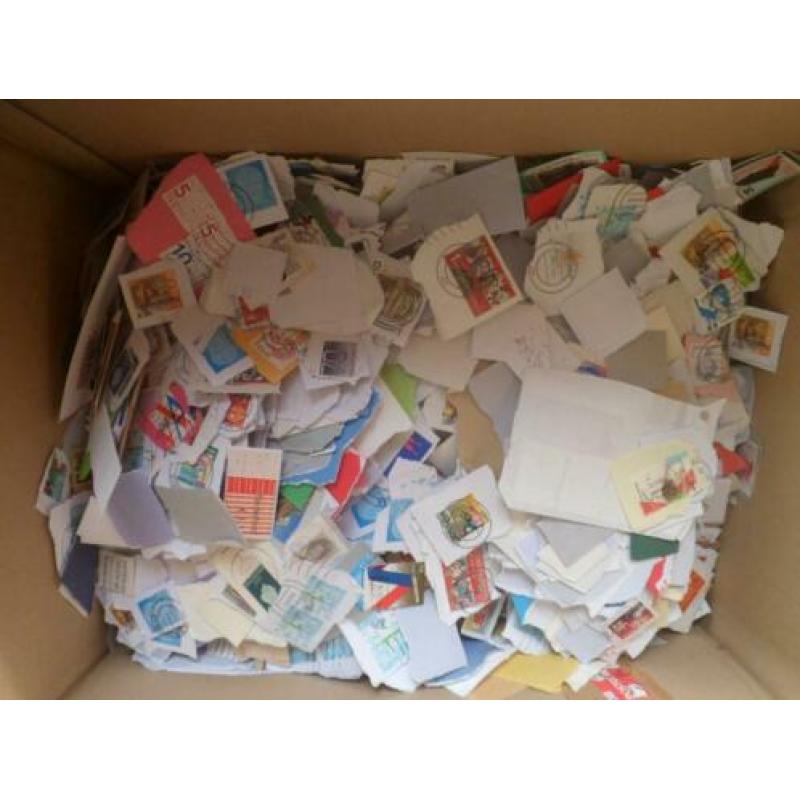 Doos met 7 kg kantoorpost Nederland € 12,50 incl. verzending