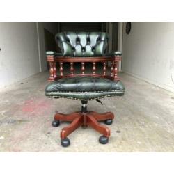 Originele Engelse Chesterfield bureaustoel “Captain’s Chair”