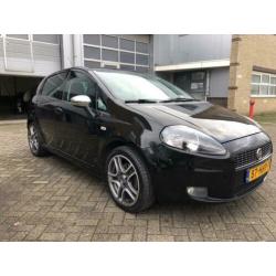 Fiat Grande Punto 1.4-16V T-JET Carbon edition 120PK/NL Auto